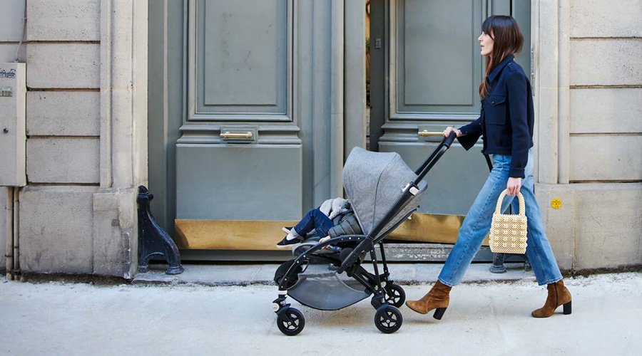 Bugaboo Bee är en kompakt resevagn med vändbar sittdel